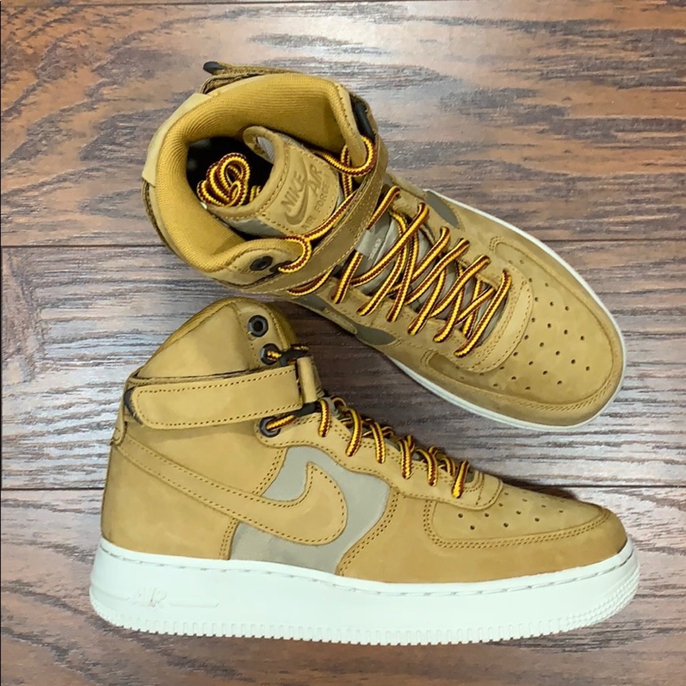 NIKE AIR FORCE 1 HIGH PRM (GS) Wheat/Khaki-Light B - Picture 16 of 16